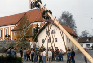 Maibaum aufstellen Ende der 80er